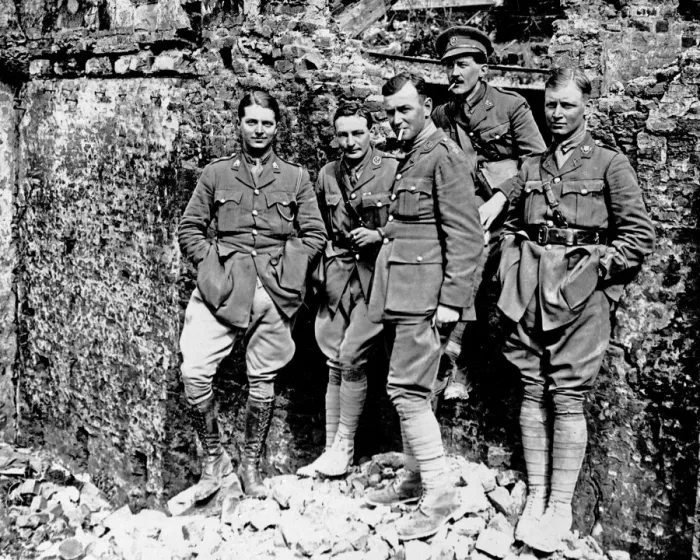 Framed Print : British officers in wrecked house, Western Front, WW1 Framed Print : British officers in wrecked house, Western Front, WW1
