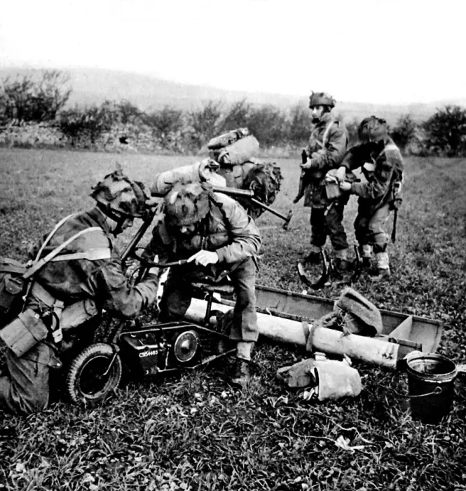 Framed Print : British Paratroops on exercise in England; Second World War Framed Print : British Paratroops on exercise in England; Second World War