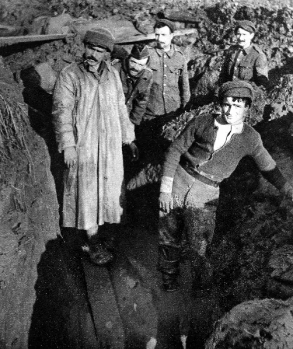 Framed Print : British soldiers mending trenches