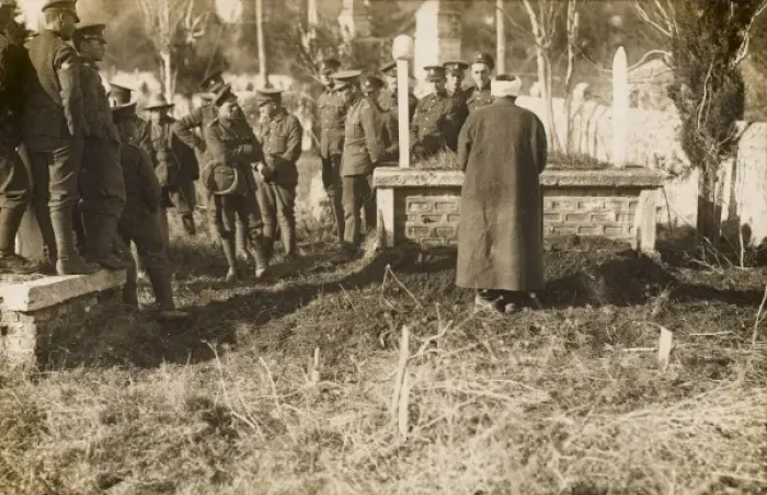Framed Print : British Soldiers at Muslim Burial - Gallipoli Framed Print : British Soldiers at Muslim Burial - Gallipoli