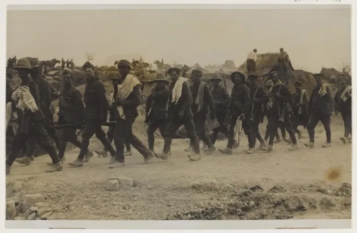 Framed Print : British soldiers during a period of rest - Western Front