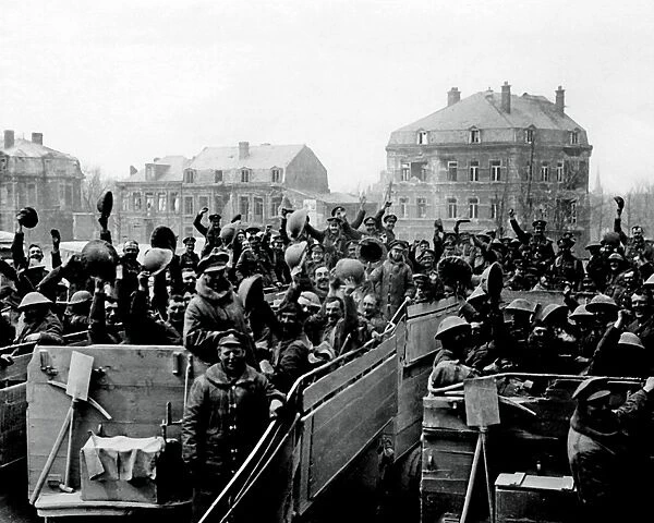 British soldiers returning after fighting, Western Front, WW