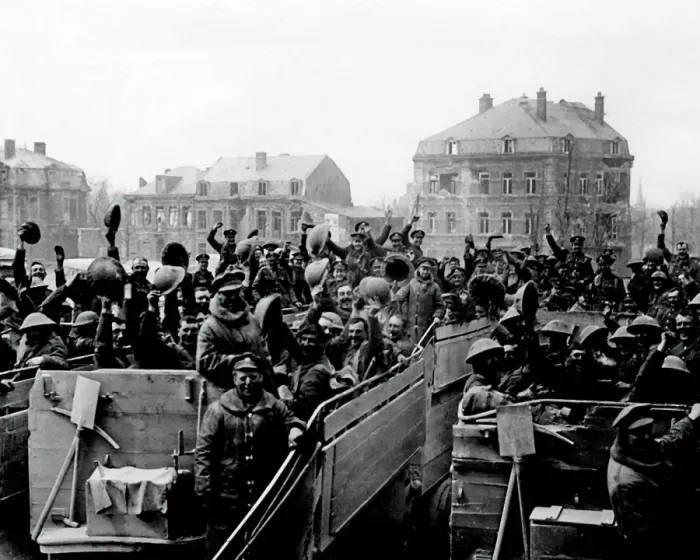 Framed Print : British soldiers returning after fighting, Western Front, WW Framed Print : British soldiers returning after fighting, Western Front, WW