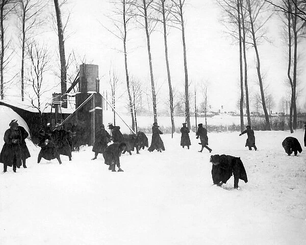 British soldiers in the snow, Western Front, WW1