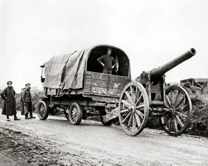 Framed Print : British soldiers towing captured German gun, WW1 Framed Print : British soldiers towing captured German gun, WW1