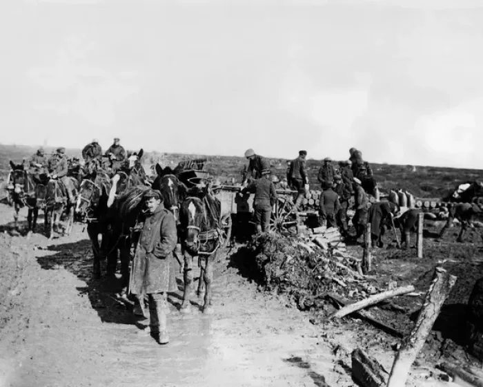 Framed Print : British soldiers unloading heavy ammunition, WW1 Framed Print : British soldiers unloading heavy ammunition, WW1