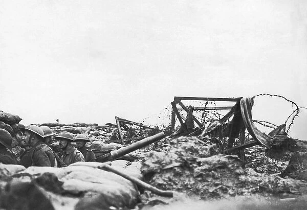 British trench with Lewis gun, Western Front, WW1