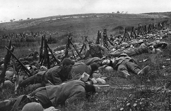 Framed Print : British troops bivouacked before attack on the Somme, WW1 Framed Print : British troops bivouacked before attack on the Somme, WW1