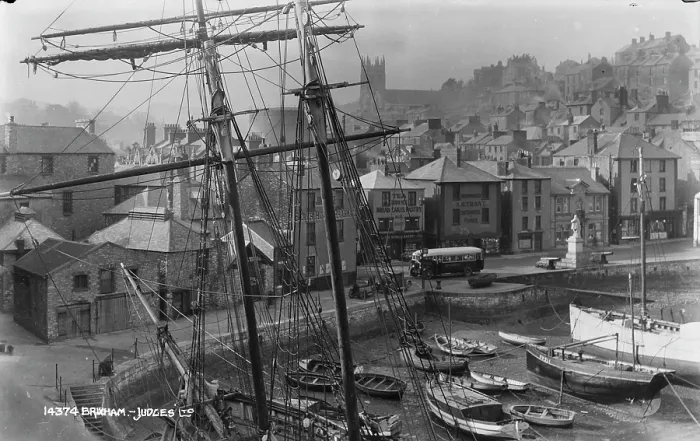 Framed Print : Brixham Harbor Framed Print : Brixham Harbor