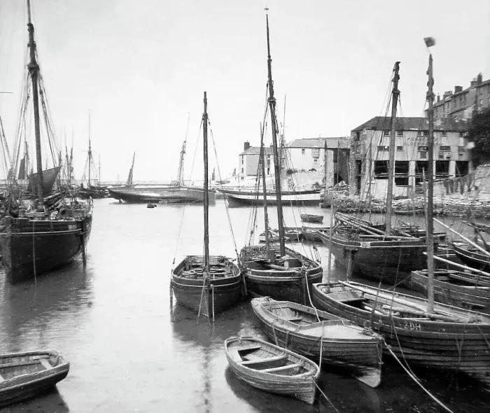 Framed Print : Brixham harbour