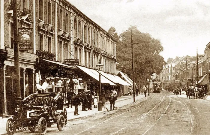 Framed Print : Broad Street, Teddington, early 1900s Framed Print : Broad Street, Teddington, early 1900s