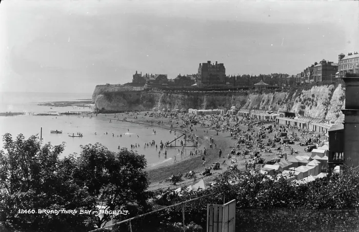 Framed Print : Broadstairs Bay Beach Scene Framed Print : Broadstairs Bay Beach Scene