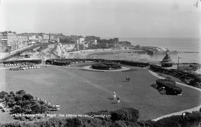 Framed Print : Broadstairs from the Grand Hotel Framed Print : Broadstairs from the Grand Hotel