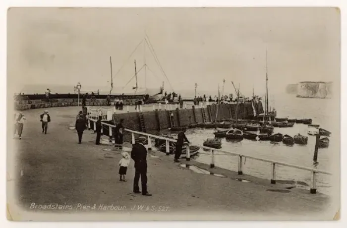 Framed Print : Broadstairs / Pier / Harbour Framed Print : Broadstairs / Pier / Harbour