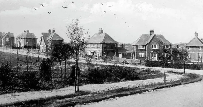 Framed Print : Broadwater Avenue, Letchworth Garden City, early 1900s Framed Print : Broadwater Avenue, Letchworth Garden City, early 1900s