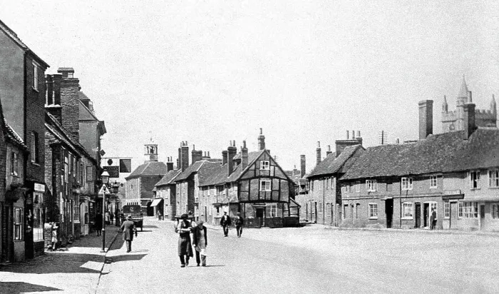 Framed Print : The Broadway, Amersham, early 1900s Framed Print : The Broadway, Amersham, early 1900s