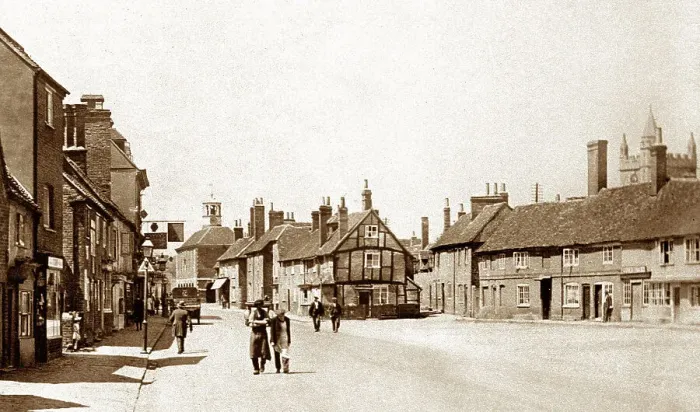 Framed Print : The Broadway, Amersham, early 1900s Framed Print : The Broadway, Amersham, early 1900s