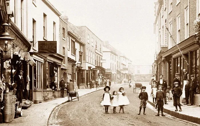 Framed Print : Bromyard High Street early 1900s Framed Print : Bromyard High Street early 1900s