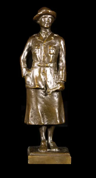 Framed Print : Bronze statuette of a WaC mechanic, WW1 Framed Print : Bronze statuette of a WaC mechanic, WW1