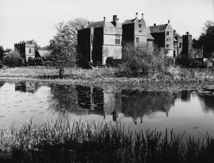Framed Print : Broughton Castle Framed Print : Broughton Castle