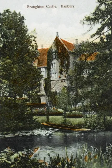Framed Print : Broughton Castle, Banbury, Oxfordshire Framed Print : Broughton Castle, Banbury, Oxfordshire