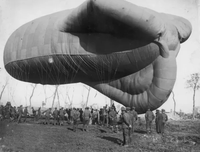 Framed Print : Brtish observation balloon near Ypres, Flanders, WW1 Framed Print : Brtish observation balloon near Ypres, Flanders, WW1