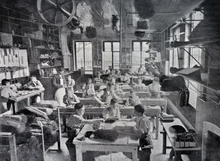 Framed Print : Brushmaking, Barnardos Home, Stepney Causeway, London Framed Print : Brushmaking, Barnardos Home, Stepney Causeway, London