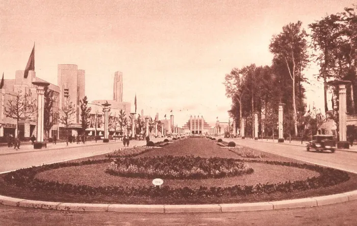 Framed Print : Brussels Expo 1935, Centenary Avenue Framed Print : Brussels Expo 1935, Centenary Avenue