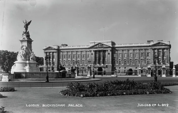 Framed Print : Buckingham Palace