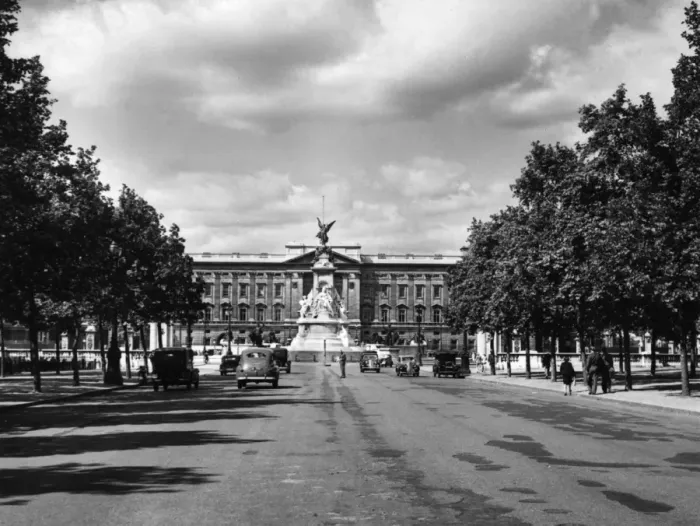 Framed Print : Buckingham Palace Framed Print : Buckingham Palace
