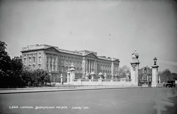 Framed Print : Buckingham Palace, London Framed Print : Buckingham Palace, London