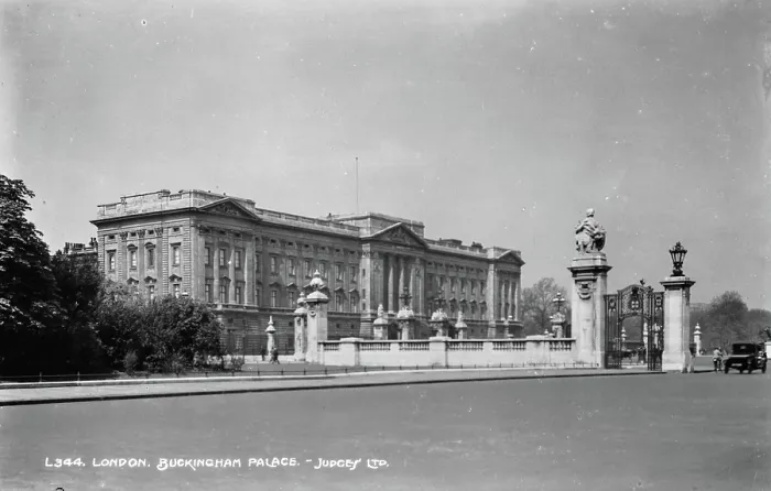 Framed Print : Buckingham Palace, London Framed Print : Buckingham Palace, London