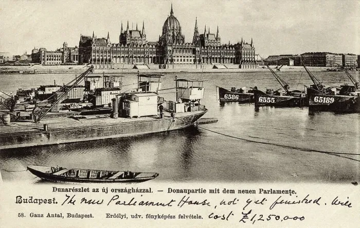 Framed Print : Budapest, Hungary - Parliament Building Framed Print : Budapest, Hungary - Parliament Building