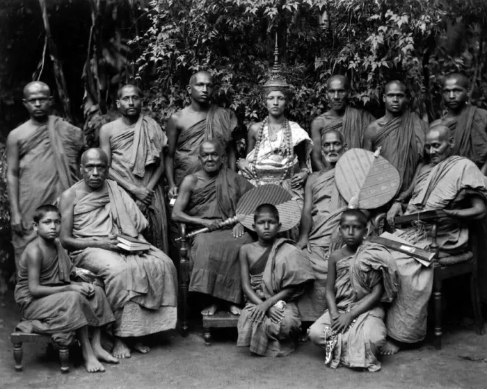 Framed Print : Buddhist priests, Ceylon (Sri Lanka) Framed Print : Buddhist priests, Ceylon (Sri Lanka)