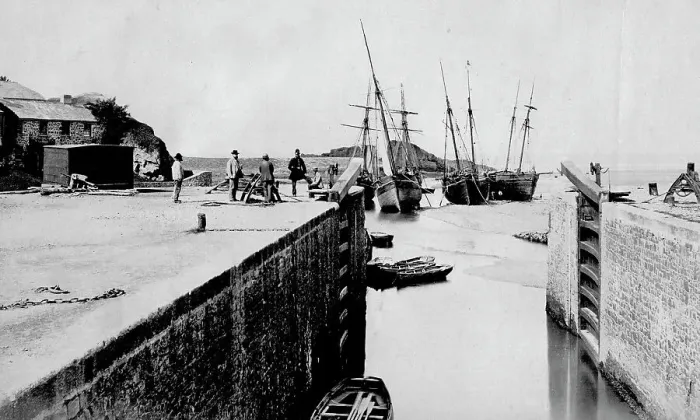 Framed Print : Bude canal Framed Print : Bude canal