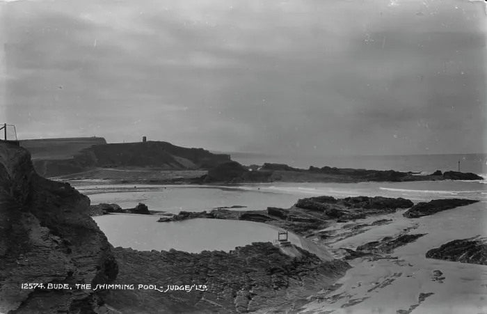 Framed Print : Bude Swimming Pool Framed Print : Bude Swimming Pool