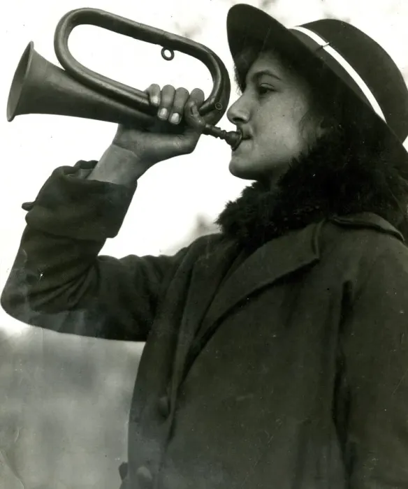 Framed Print : Bugler blowing All Clear after Zeppelin air raid, WW1 Framed Print : Bugler blowing All Clear after Zeppelin air raid, WW1