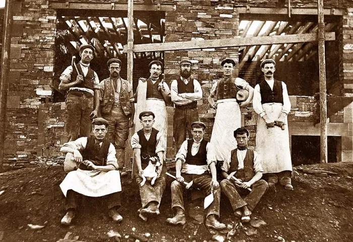 Framed Print : Builders early 1900s Framed Print : Builders early 1900s