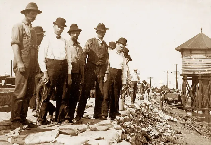 Framed Print : Building flood protection dikes St. Louis USA early 1900s Framed Print : Building flood protection dikes St. Louis USA early 1900s