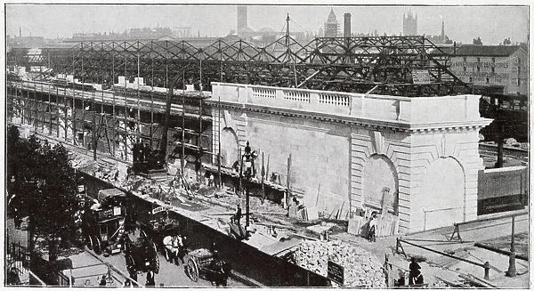 Building Victoria station