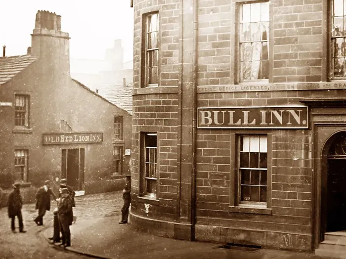 Framed Print : Bull Inn, Burnley, early 1900s Framed Print : Bull Inn, Burnley, early 1900s