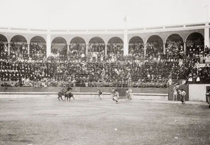 Framed Print : Bullfight, La Linea de la Concepcion, Adalucia, Spain, c. 1900 Framed Print : Bullfight, La Linea de la Concepcion, Adalucia, Spain, c. 1900