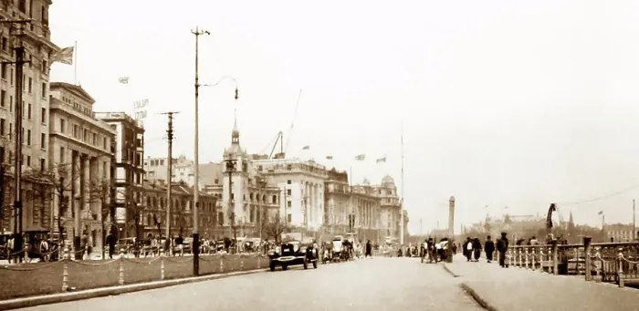 Framed Print : The Bund, Shanghai, China, possibly 1920s Framed Print : The Bund, Shanghai, China, possibly 1920s
