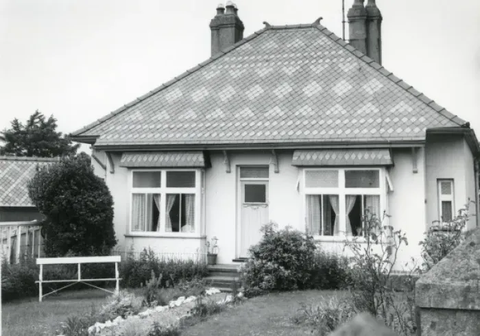Framed Print : Bungalow with patterned slate roof, North Wales Framed Print : Bungalow with patterned slate roof, North Wales