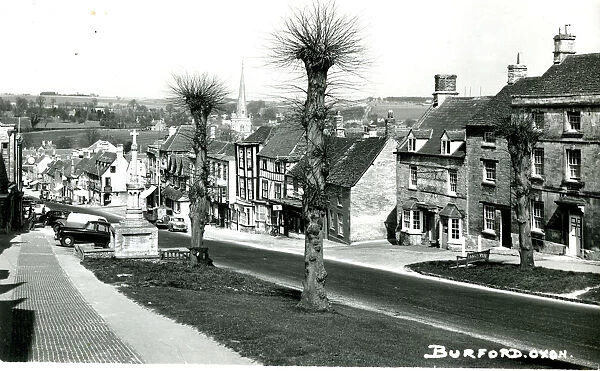 Burford, Oxfordshire circa 1950 postcard