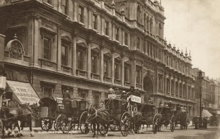 Framed Print : Burlington House, London Framed Print : Burlington House, London