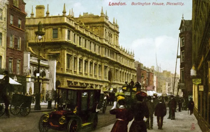 Framed Print : Burlington House, Piccadilly, London Framed Print : Burlington House, Piccadilly, London