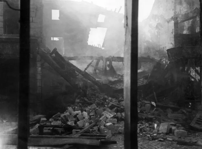 Framed Print : Burning building, Bapaume, Western Front, WW1 Framed Print : Burning building, Bapaume, Western Front, WW1