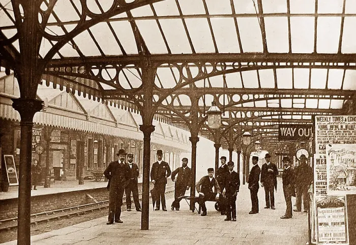 Framed Print : Burnley Bank Top Railway Station early 1900s Framed Print : Burnley Bank Top Railway Station early 1900s