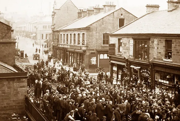 Framed Print : Burnley laying the first tram tracks in 1901 Framed Print : Burnley laying the first tram tracks in 1901